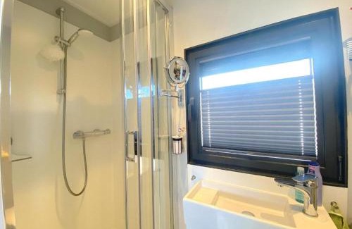 Nieuwpoort Boat Rental | Houseboat Tiny Griffin