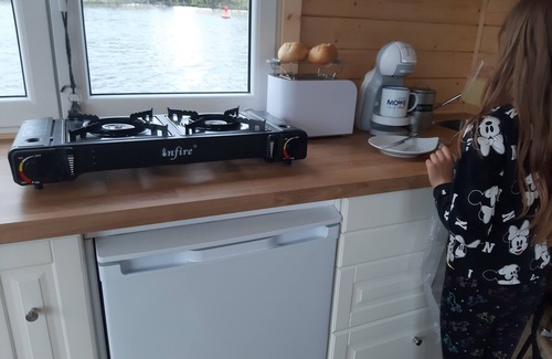 Muritz Boat Rental | Houseboat - Vacation. where the frog jumps into the water.