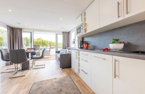 Sagard Boat Rental | Houseboat with two bedrooms and terrace