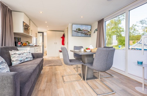 Sagard Boat Rental | Houseboat with two bedrooms and terrace