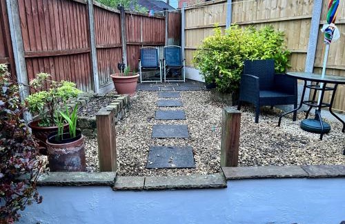 Stoke-on-Trent House | Housefield Stay, Room 4
