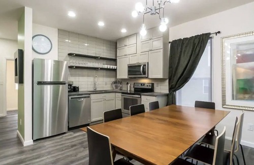 West Columbus House | Housepitality - The Mint Julep House