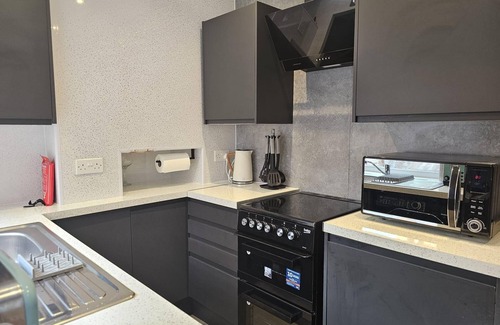 Leicester House | Housesleeps6-garden-freeparking-wifi-cityretreat