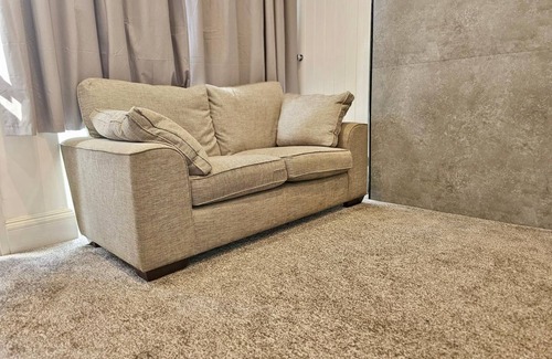 Leicester House | Housesleeps6-garden-freeparking-wifi-cityretreat