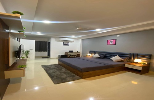 Madhapur Hotel | Housr 78 Madhapur Hyderabad Hitech City