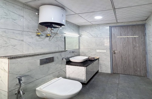 Madhapur Hotel | Housr 78 Madhapur Hyderabad Hitech City