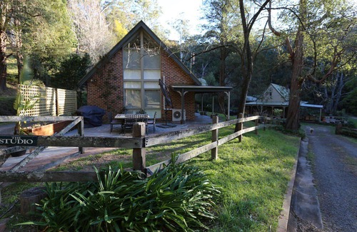 Berry Cottage | Housten Cottage - Cosy Country Escape