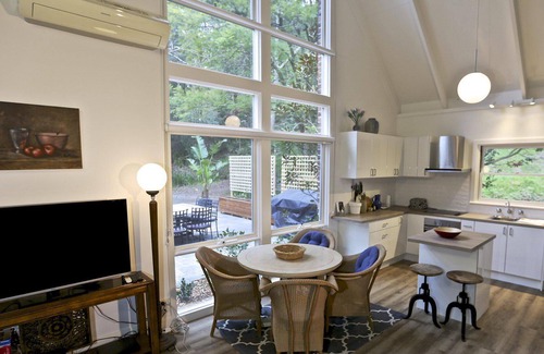 Berry Cottage | Housten Cottage - Cosy Country Escape