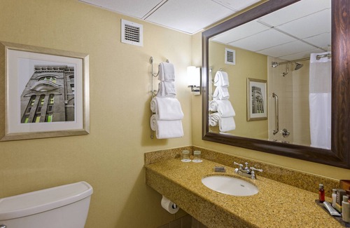 Uptown Hotel | Houston Marriott West Loop by The Galleria