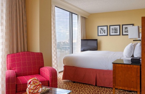 Uptown Hotel | Houston Marriott West Loop by The Galleria