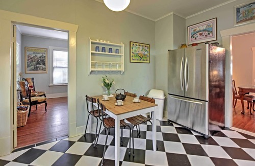 Montrose Cottage | Houston Montrose Home: Walk to Bars & Restaurants!