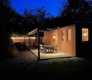 Vierakker Ski Chalet | Houten natuurhuisje met Hottub