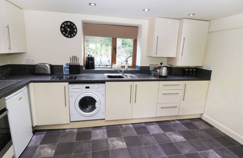 Cragg Vale Cottage | HOVE WOOD VIEW, pet friendly, with a garden in Cragg Vale