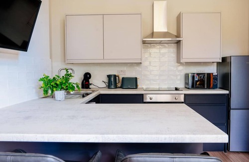 Adamsdown Apartment | Howard Gardens - 2 Bedroom Apartment in Cardiff City Centre