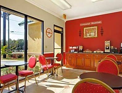 Dothan Hotel | Howard Johnson by Wyndham Dothan