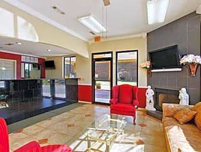 Dothan Hotel | Howard Johnson by Wyndham Dothan