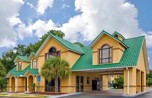 Dothan Hotel | Howard Johnson by Wyndham Dothan