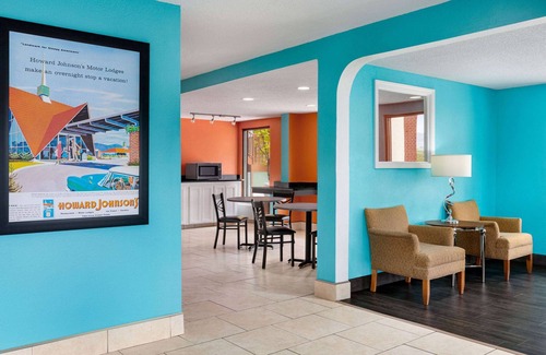 Lookout Valley Neighborhood Association Hotel | Howard Johnson by Wyndham Chattanooga Lookout Mountain I-24