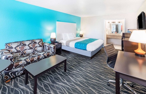 Southeast Houston Hotel | Howard Johnson by Wyndham Houston Hobby Airport