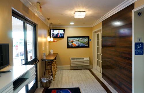 Salinas Hotel | Howard Johnson by Wyndham Salinas