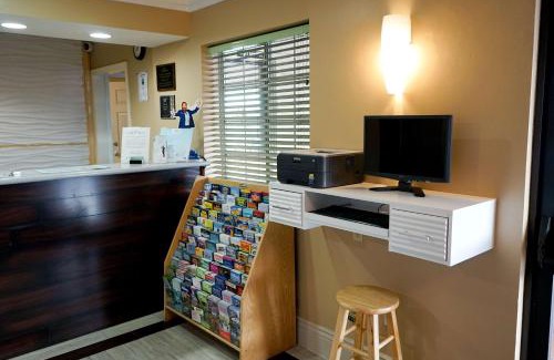 Salinas Hotel | Howard Johnson by Wyndham Salinas