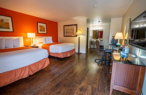 Buena Park Hotel | Howard Johnson by Wyndham Buena Park