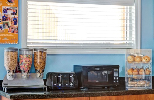 Galveston Hotel | Howard Johnson by Wyndham Galveston