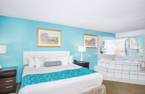Lake City Hotel | Howard Johnson by Wyndham Lake City
