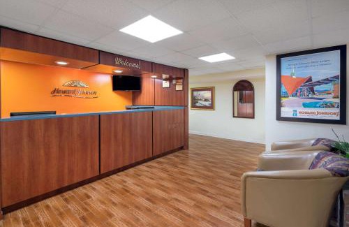 Savannah Hotel | Howard Johnson by Wyndham Savannah GA