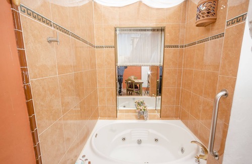 Historic Centre Hotel | Howard Johnson Calle Real Morelia