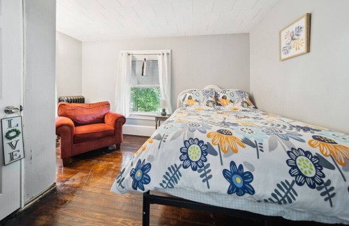 Akron House | Howard UP · Pura Vida II, 4 bedroom condo, Up