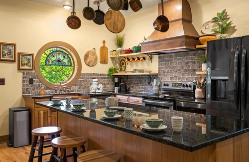 Kodak Cottage | Howards Hollow! Earth Home at The Forgotten Forest!