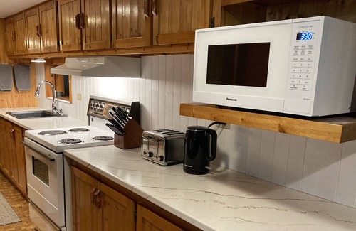 South Bruce Peninsula Cottage | Howdenvale Haven: Lake Huron Getaway with AC