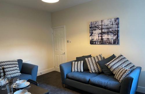 Gateshead Apartment | Howe - Newly refurbished 2 bedroom flat Free Parking