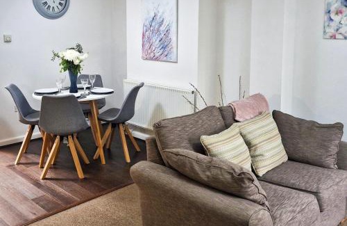 Monmouth House | Howells Cottage