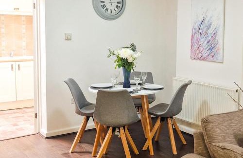 Monmouth House | Howells Cottage