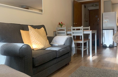 Sedbergh Apartment | Howgills Apartment 7 (self-catering accommodation with free parking and Wi-Fi)