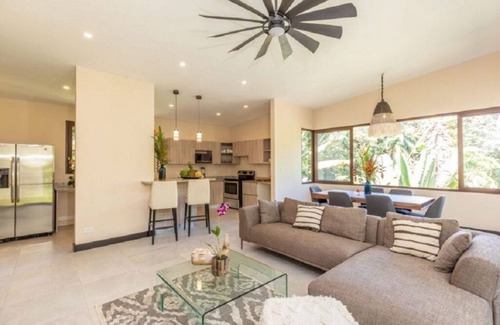 Valle Pura Vida House | Howler Hideaway - Rainforest Paradise, 3 Bed, Pool in Manuel Antonio