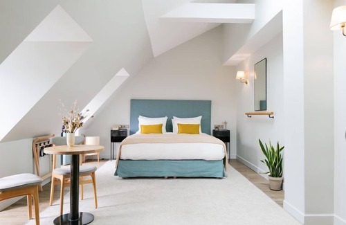 Pigalle Hotel | Hoy Paris - Home of YOGA