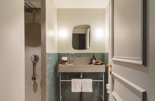 Pigalle Hotel | Hoy Paris - Home of YOGA