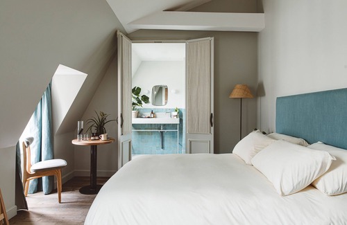 Pigalle Hotel | Hoy Paris - Home of YOGA