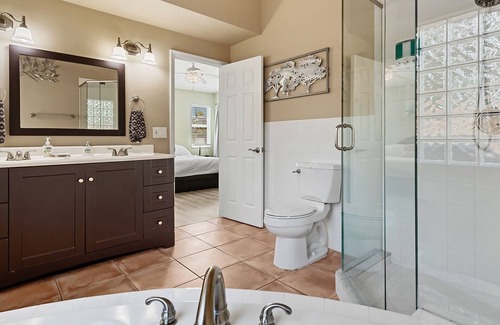Harbor Village House | HTD,Pool/Outdoor Kitchen. 4 min to Beach
