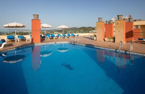 Santa Susanna Hotel | htop Royal Sun Suites #htopFun