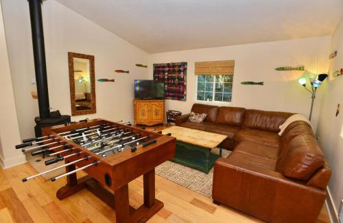 McCall House | Hubbard Cabin by Casago McCall - Donerightmanagement