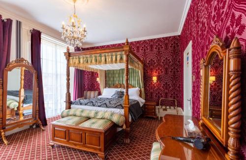 Dover House | Hubert House