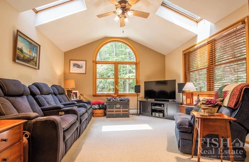 Eagles Mere Cottage | Huckleberry Hollow - Robin Real Estate