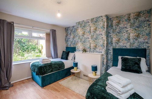 Nottingham House | Hucknall house