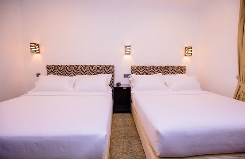 Nuwara Eliya Hotel | Huddle