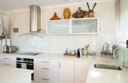 Toorak Condo | HUDSON | Executive Living in Leafy Toorak