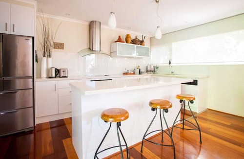 Toorak Condo | HUDSON | Executive Living in Leafy Toorak